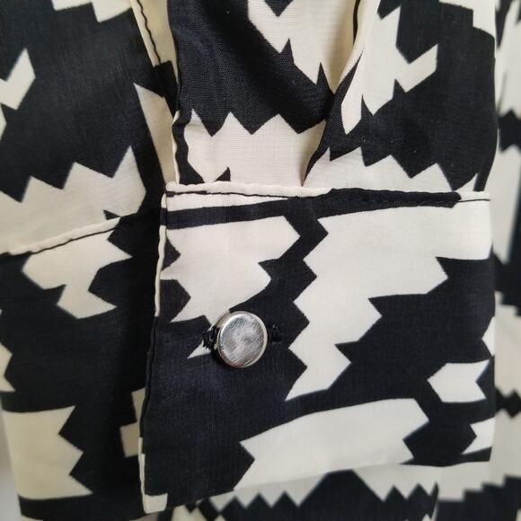 Timing Women's Tribal Geometric Beige Black Dress Button Up Roll Tab Slv Size L - Picture 5 of 8